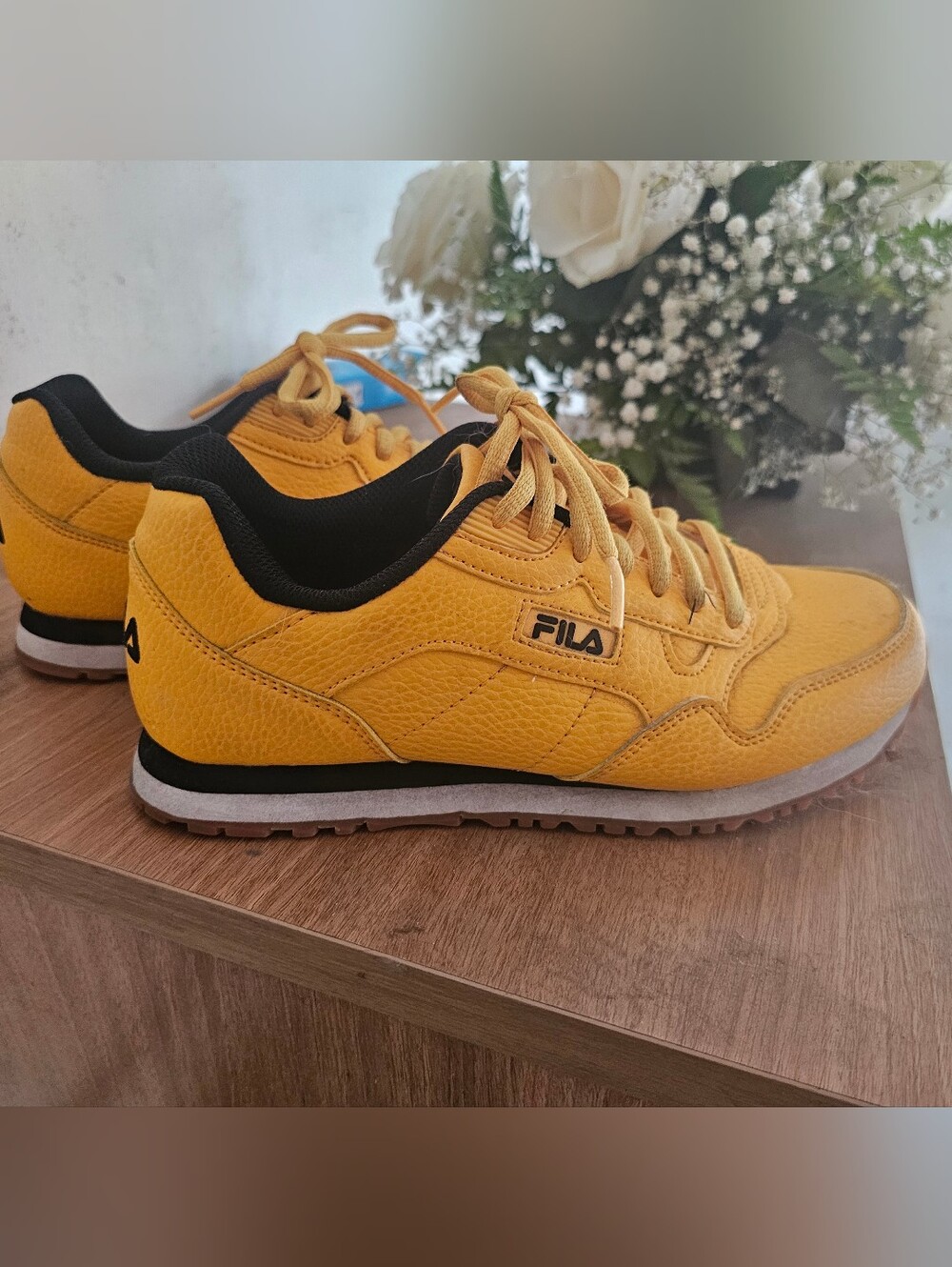 FILA Women's Yellow and Black Low-Top Sneakers